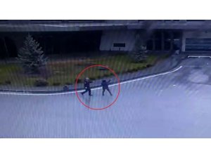 Eşiyle tartışan kadın tabancayla çevredekilere korku dolu anlar yaşattı