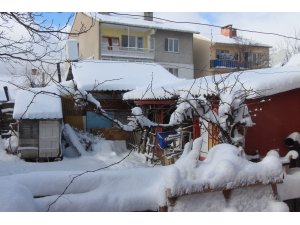 Bilecik'te kar yağışı nedeniyle 70 köye ulaşım sağlanamıyor