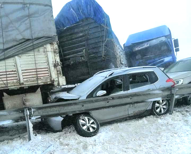 Konya'da zincirleme trafik kazası: 15 yaralı