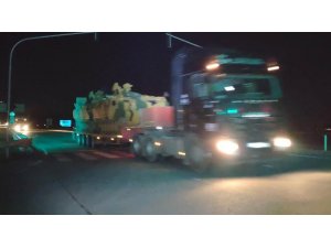 Suriye sınırına araç sevkiyatı hız kazandı