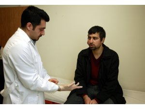 Kulağındaki tümörden kurtulmak isteyen Hataylı çiftçiye yardım eli uzandı