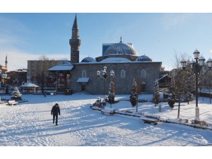 Doğu'da 2 bin 166 yerleşim yerine ulaşım sağlanamıyor