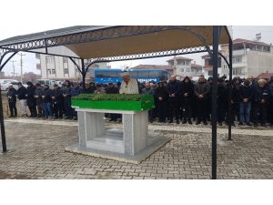 Bıçaklanarak öldürülen yaşlı adam toprağa verildi