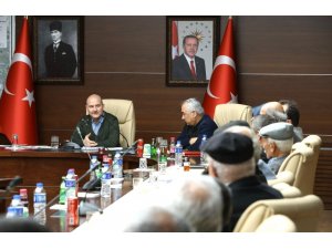 Bakan Soylu, kanaat önderleriyle bir araya geldi