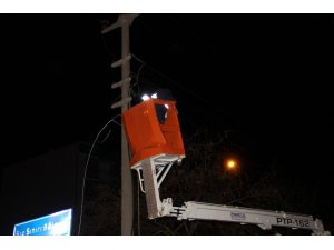 Fırtına elektrik tellerini kopardı