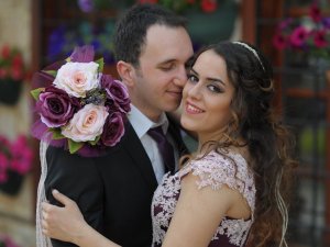 Yeni evli çifti trafik kazası ayırdı