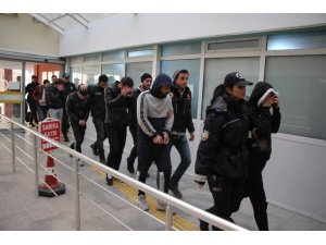 Kocaeli polisinden uyuşturucu tacirlerine darbe: 20 gözaltı