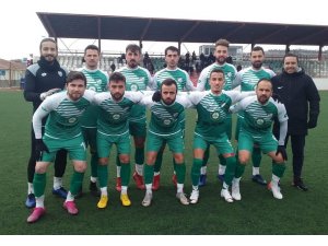 Gölbaşı Belediyespor, sahasında Nallıhan 1864 Spor’u 2-1 mağlup etti.