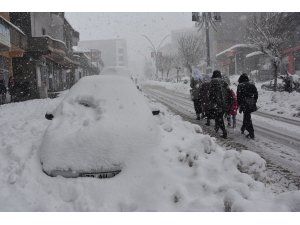 Şırnak, Siirt ve Bingöl'de 266 köy yolu ulaşıma kapandı