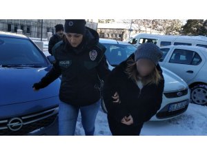 Uyuşturucu hap ticaretinden gözaltına alındılar