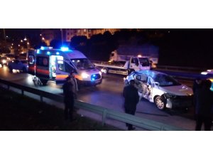 Cip ile otomobil çarpıştı 3 kişi yaralandı