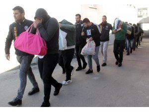 Vatandaşı dolandırıp böyle eğlendiler