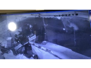 Sevgilisi tarafından vurulan kadının yaşadığı dehşet anları kamerada