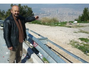 Gizemli cinayeti kırmızı araba çözecek