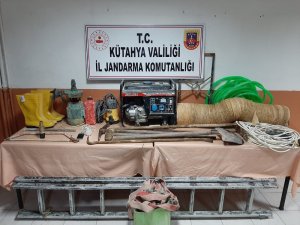 Kütahya’da 4 defineci suçüstü yakalandı