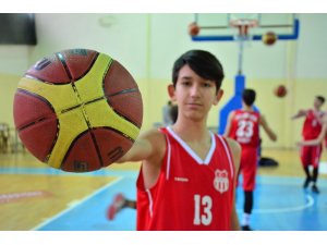 Geleceğin basketçileri Torbalı’da yetişiyor
