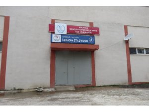 Stadyumun soyunma odasından çamaşır makinesini çaldılar