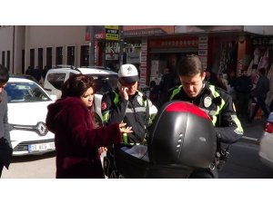Ceza yazan polise kızdı: "Seninle çok pis uğraşacağım"