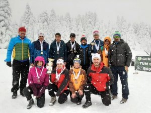 Hakkarili sporcular Türkiye şampiyonasından dereceyle döndüler