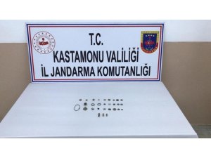 Aracın yakıt deposundan tarih fışkırdı