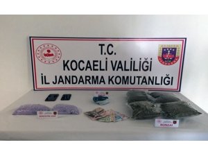 Uyuşturucu sevkiyatı yaparken yakalanan 2 kişi tutuklandı