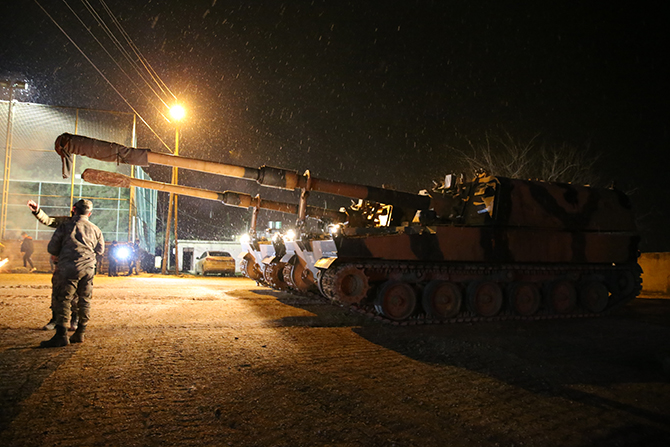 Suriye sınırına tank sevkiyatı