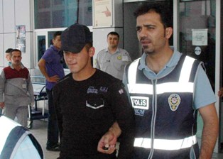 300 kök hint keneviri ele geçirildi