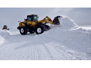 Doğu Anadolu'da kar ve soğuk hava etkisini sürdürüyor