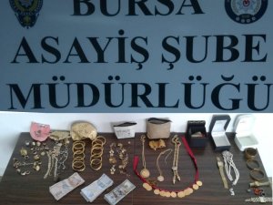 Bursa’da yatak odası hırsızları yakalandı