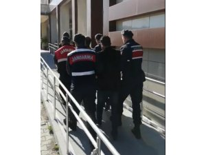 FETÖ soruşturması kapsamında aranan eski öğretmen çift yakalandı