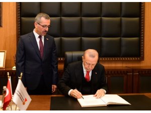 Cumhurbaşkanı Erdoğan, Kahramanmaraş Büyükşehir Belediyesini ziyaret etti
