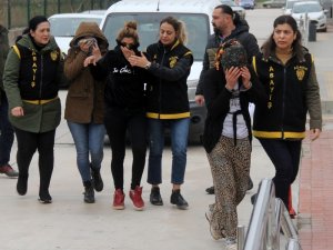Tır sürücüsünün elini ısırarak parasını alan kadın tutuklandı