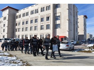 Siirt merkezli 4 ilde oto hırsızlığı operasyonu: 9 gözaltı