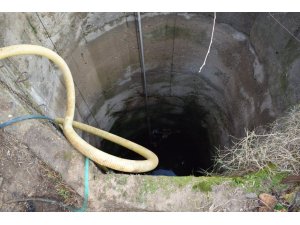 Yaşlı kadın 15 metrelik kuyuda ölü bulundu