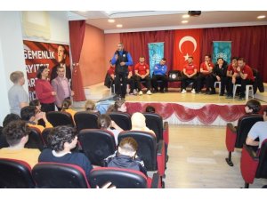 Hentbolculardan öğrencilere tavsiyeler