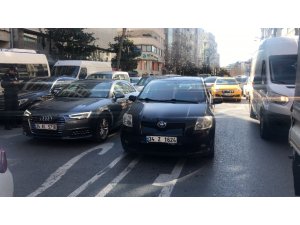 İstanbul’un göbeğinde bıçaklı trafik kavgası: 1 yaralı