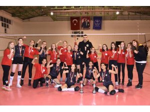 Voleybol Küçük Kızlar Kategorisi İl Şampiyonası sona erdi