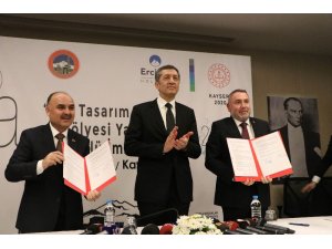 Bakan Selçuk: “Çocuğun sadece belli soruları çözmesini değil, aynı zamanda sorun çözmesini istiyoruz”