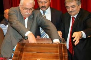 Adana seçimlerinde şok gelişme