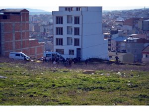 Kayıp şahsın boş arazide cesedi bulundu