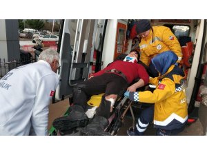 Kayarak devrilen motosikletin sürücüsü hastanelik oldu