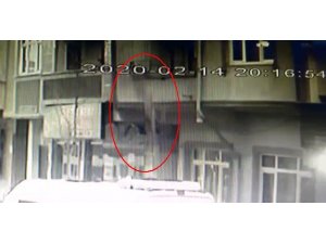 Bağcılar’da 8 yaşındaki çocuk 3. kattan düşerek yaralandı