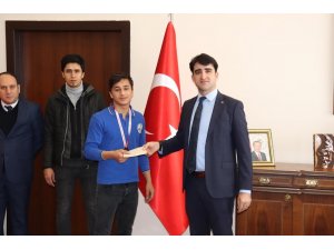 Liselerarası Güreş Turnuvasında Tufanbeyli ikinci oldu