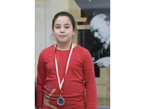 SANKO öğrencisi Beren Kalyoncu satrançta il ikincisi oldu