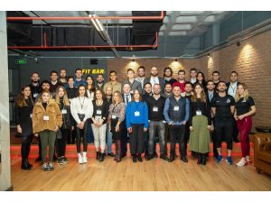 İzmir Ekonomi mezunları için özel yazılım