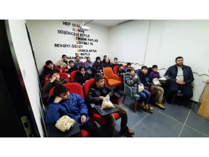 Akıncılar'da öğrencilerin sinema keyfi