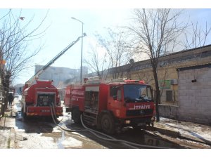Boya imalathanesinde çıkan yangın kontrol altına alındı