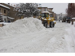 Zara'da karla mücadele