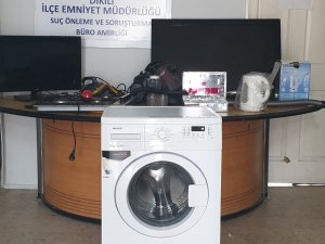 Dört ayrı eve girdiler, çay bile çaldılar