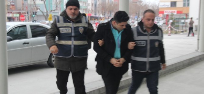 Hapis cezası bulunan şüpheli, kardeşinin kimliğiyle muavinlik yaparken yakalandı